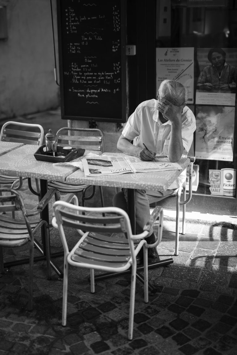 Street photo in Arles, France by Jef 📷🍀