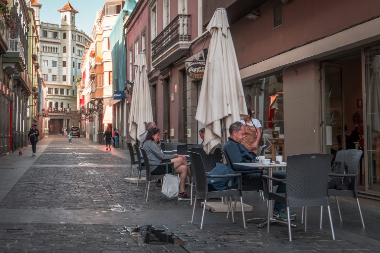 Street photo in Las Palmas de Gran Canaria, Spain by Chris Jones