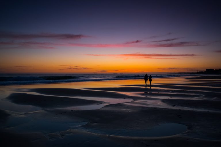 Street photo in Carcavelos, Portugal by Carlos Cardoso