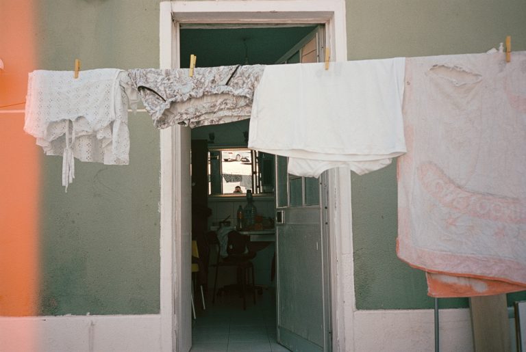 Street photo in Alverca do Ribatejo, Portugal by Alisson Silva