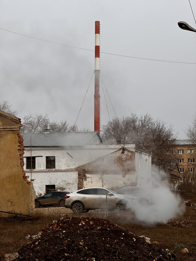 Street photo in Orenburg, Russia by Ilya Sergeevich