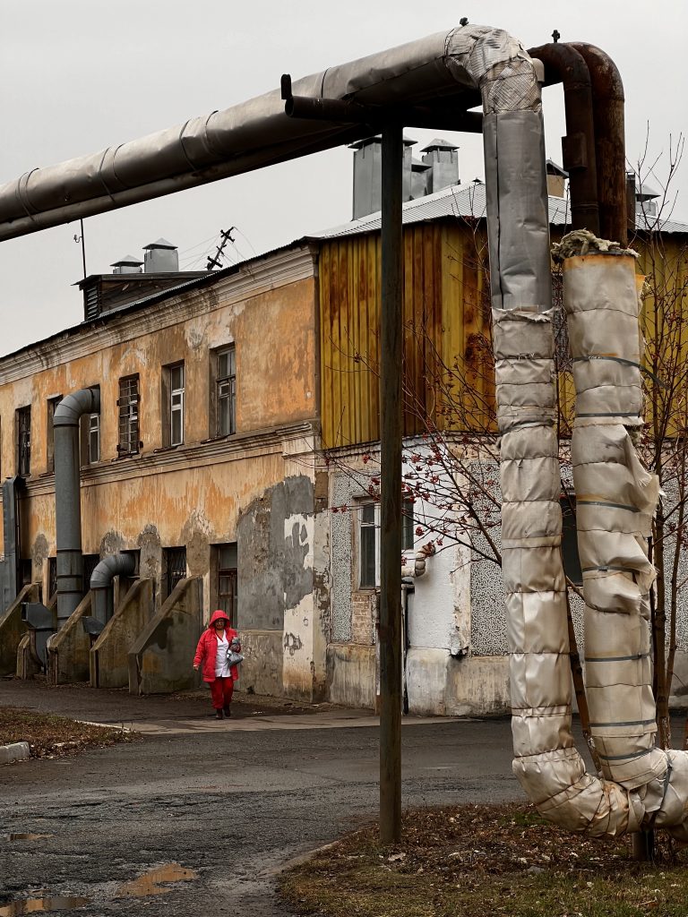 Street photo in Orenburg, Russia by Ilya Sergeevich