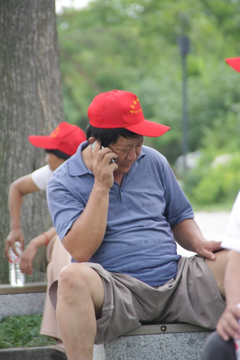 Street photo in Weihai, China by Nik TAN