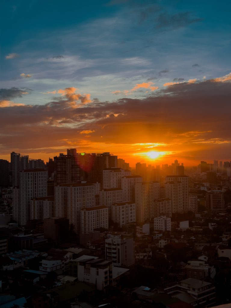Street photo in Mandaluyong, Philippines by Aira Arandia