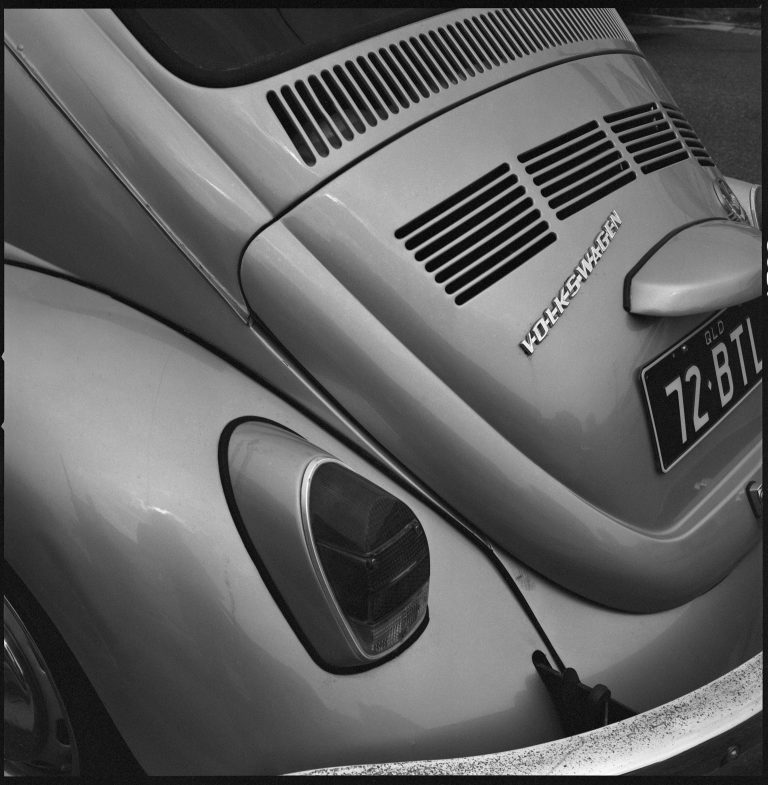 Street photo in Brisbane, Australia by Chris Dixon