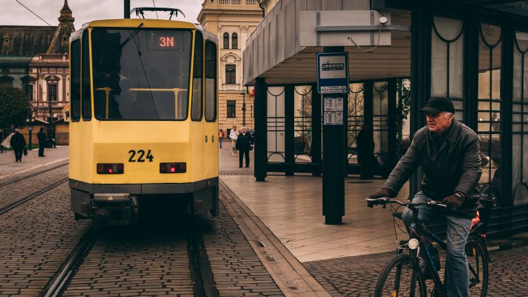 Street photo in Oradea, Romania by Cosnete Marian