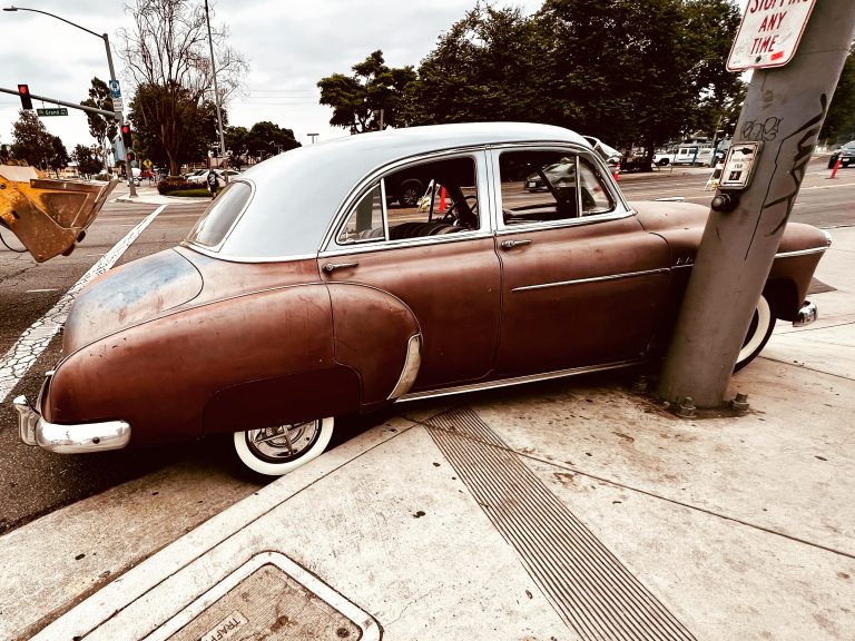 Street photo in Santa Ana, United States by Kevin Fuller