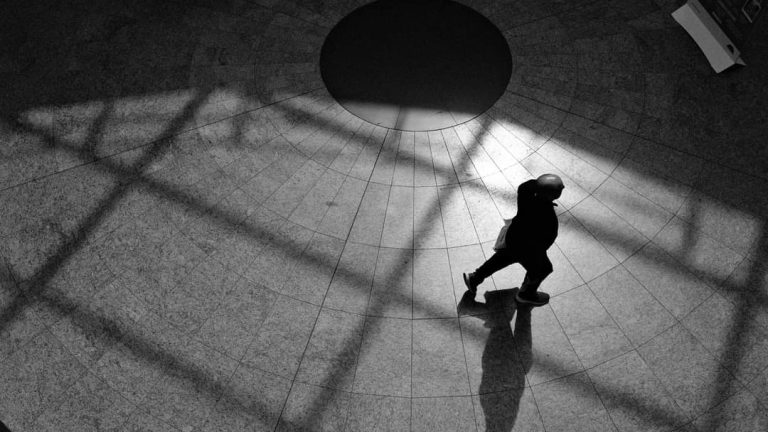 Street photo in Sheffield, United Kingdom by Dave Davidson