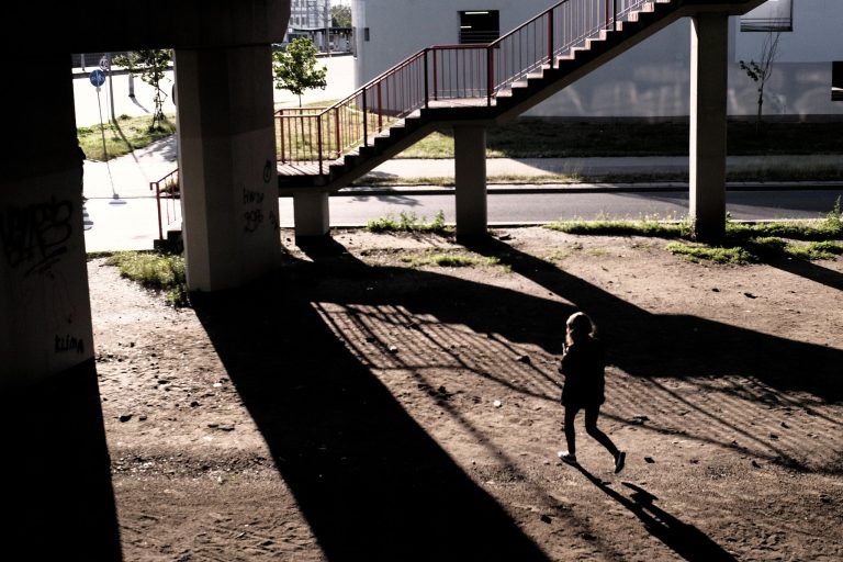 Street photo in Legionowo, Poland by Thocles Warszawski