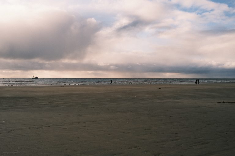 Street photo in Fanø, Denmark by Günther Klebinger