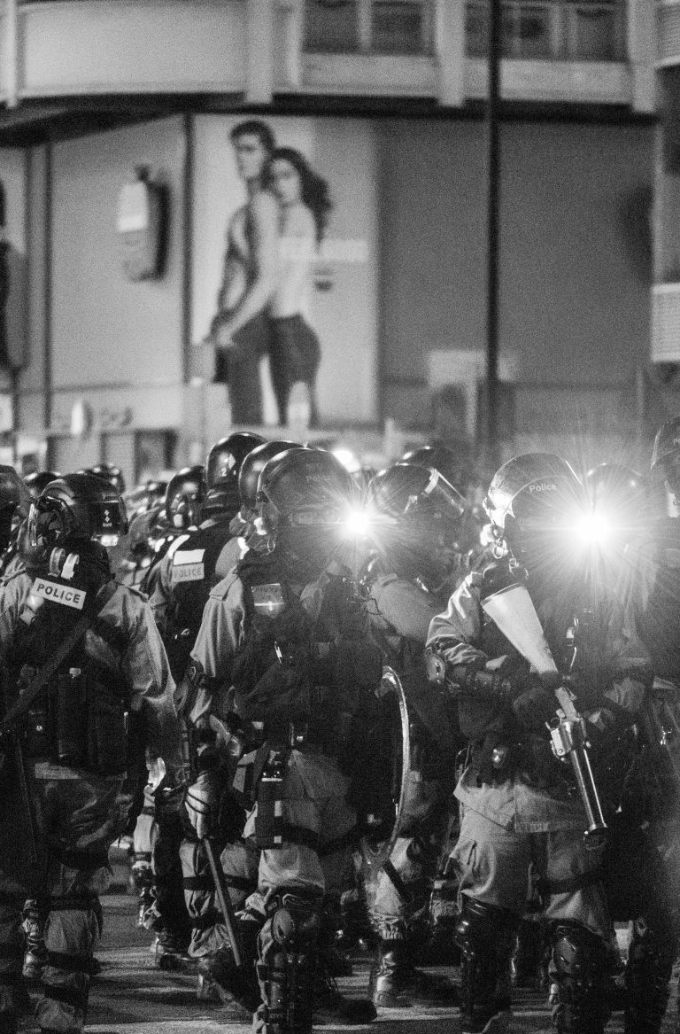 Street photo in Hong Kong by Danny Pentax