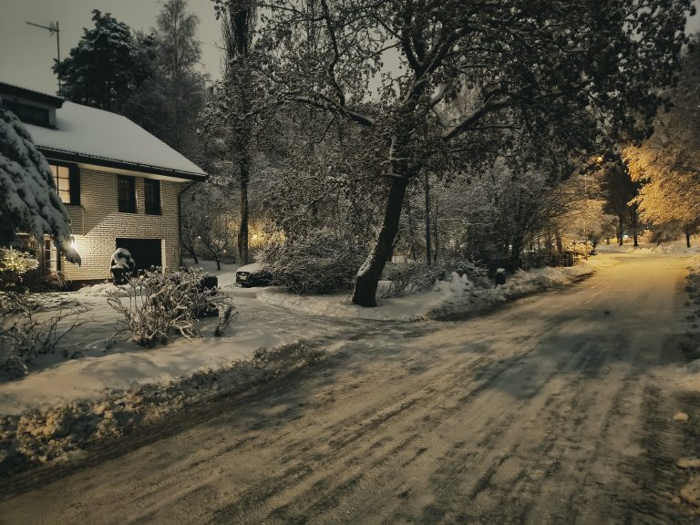 Street photo in Lahti, Finland by Denis Roche