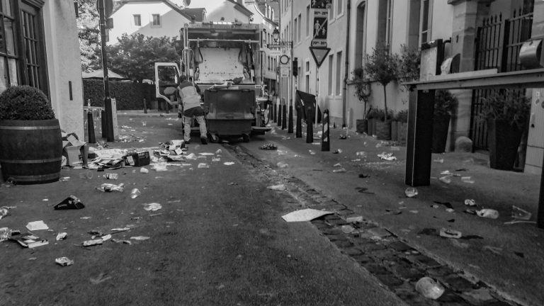 Street photo in Grund, Luxembourg by Tom Schmitz
