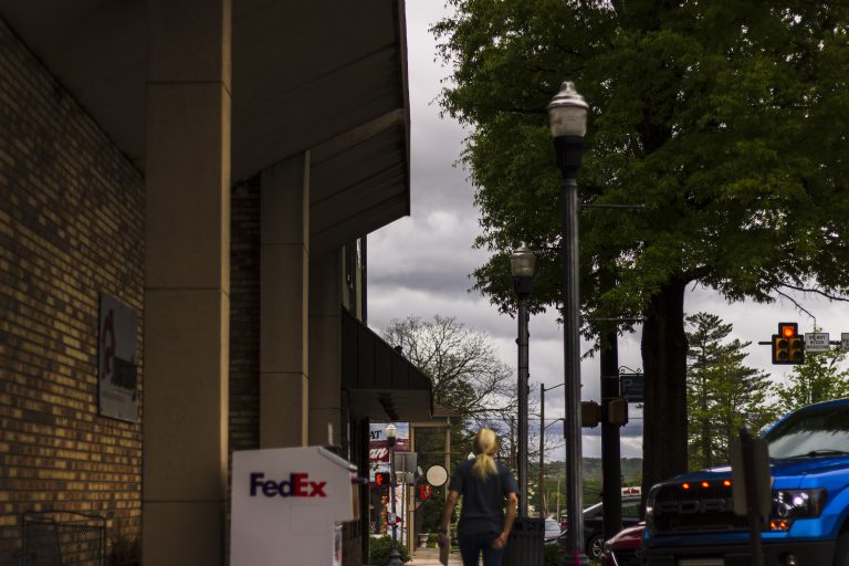 Street photo in Cookeville, United States by Raymond Pullen