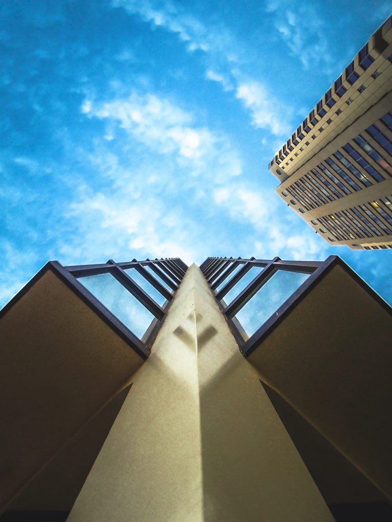 Street photo in Abu Dhabi, United Arab Emirates by Vardhaan Gaikwad