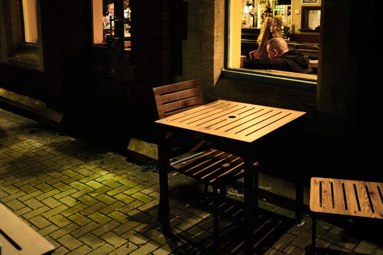 Street photo in Bristol, United Kingdom by Robin Chun