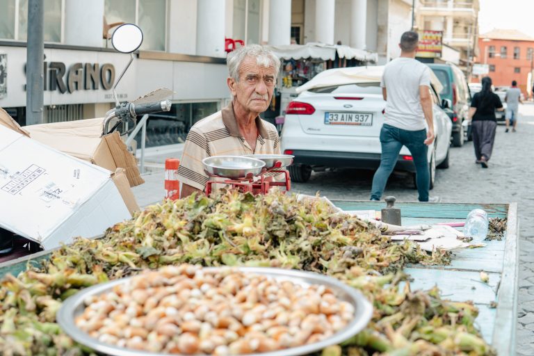 Street photo in Tarsus, Turkey by João Pinetree