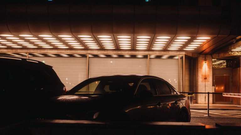 Street photo in Warsaw, Poland by Alek Jedliński