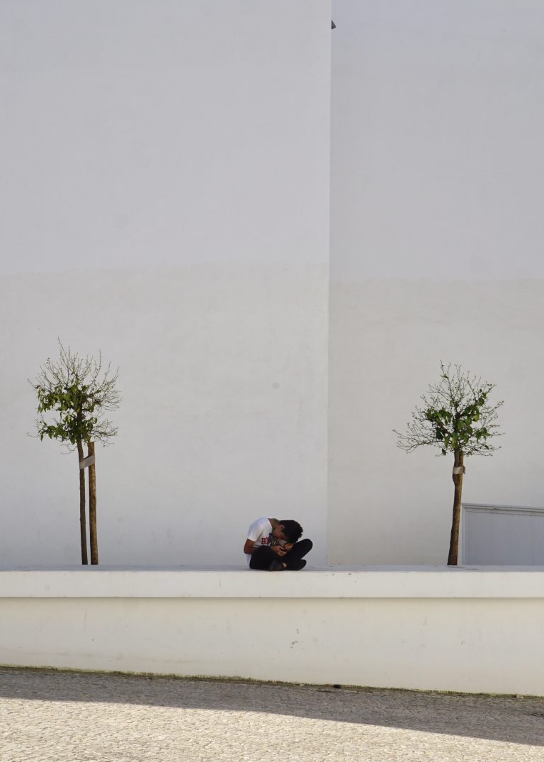 Street photo in Cascais, Portugal by Tal Meiri