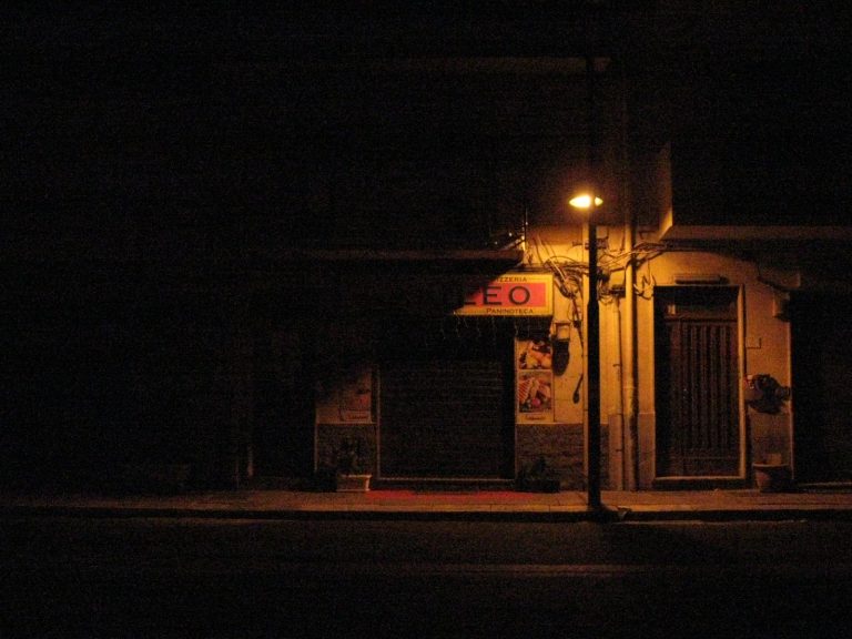 Street photo in Reggio Calabria, Italy by afuro dite