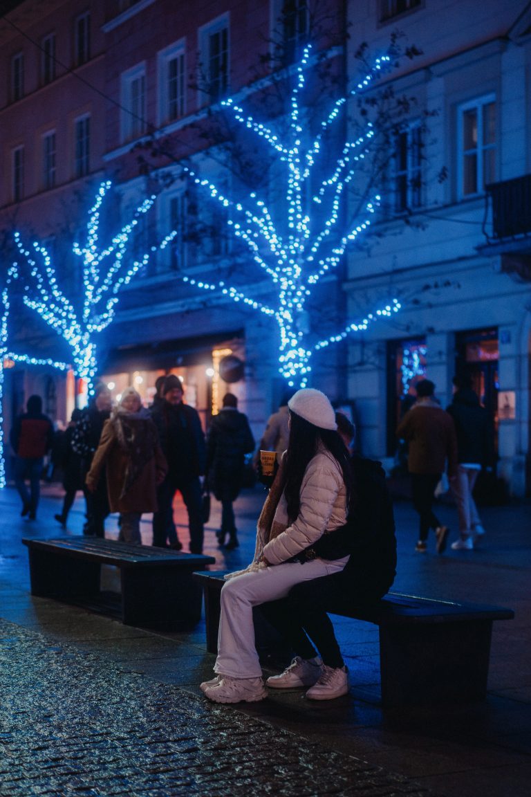 Street photo in Warsaw, Poland by Alek Jedliński