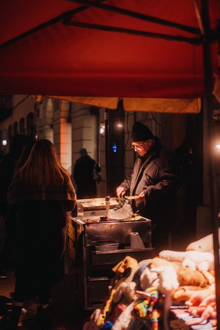 Street photo in Warsaw, Poland by Alek Jedliński