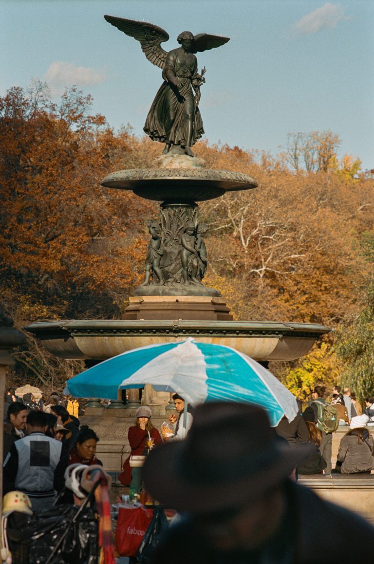 Street photo in New York, United States by Feng Cheng