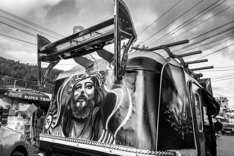 Street photo in Godínez, Guatemala by Duncan Aitken