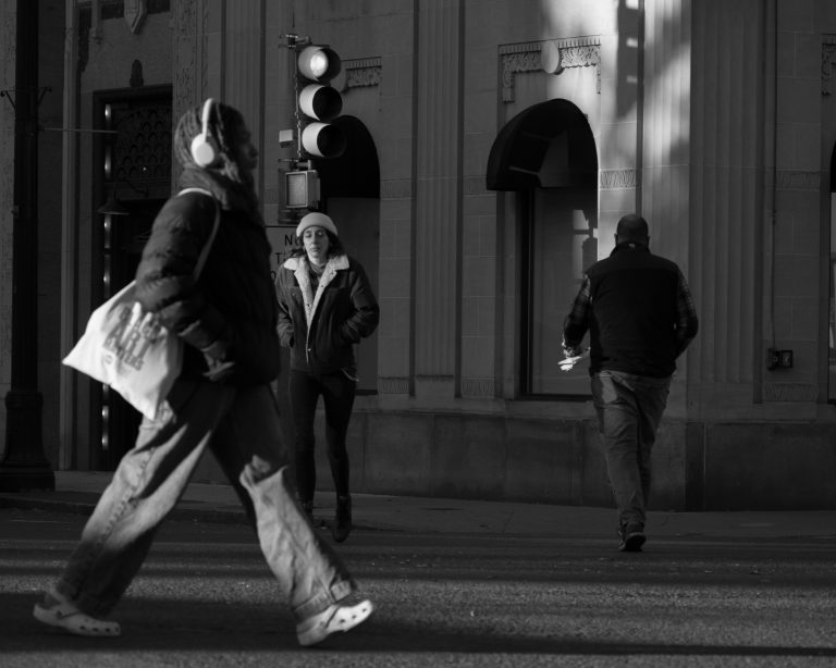 Street photo in Northampton, United States by Anders Helsby
