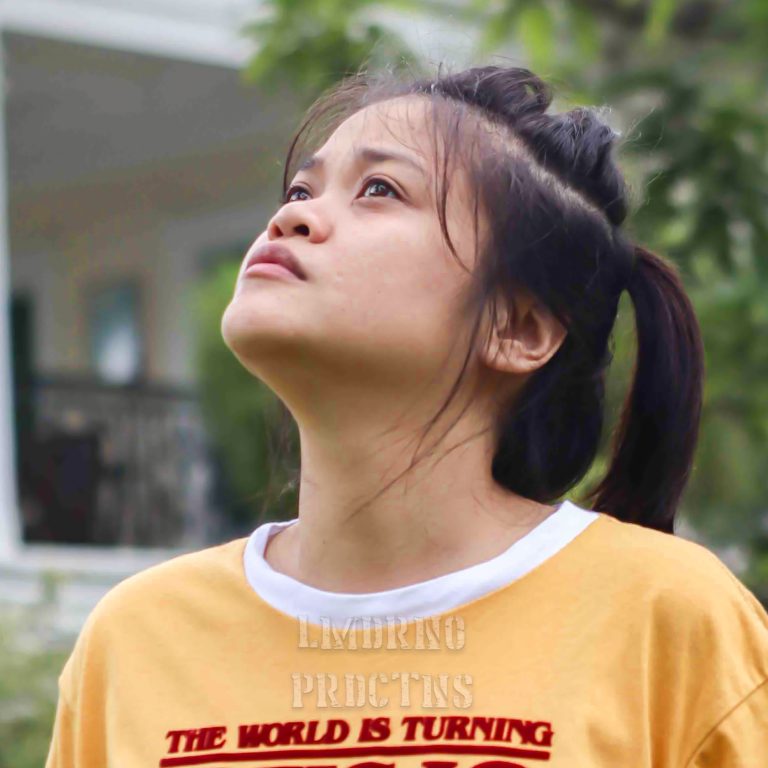 Street photo in Santa Cruz, Philippines by Louie Medrano