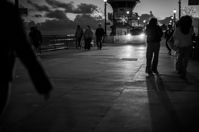 Street photo in Huntington Beach, United States by Myran Mahroo