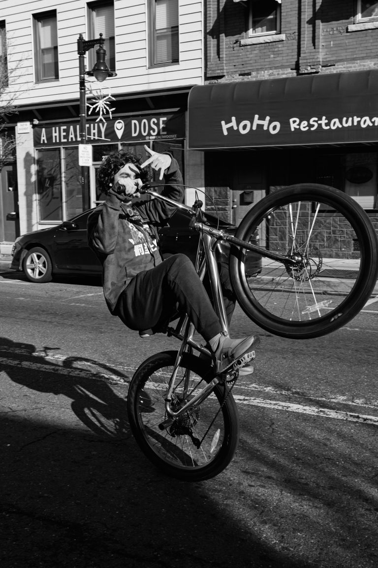 Street photo in East Rutherford, United States by Kurt Slater