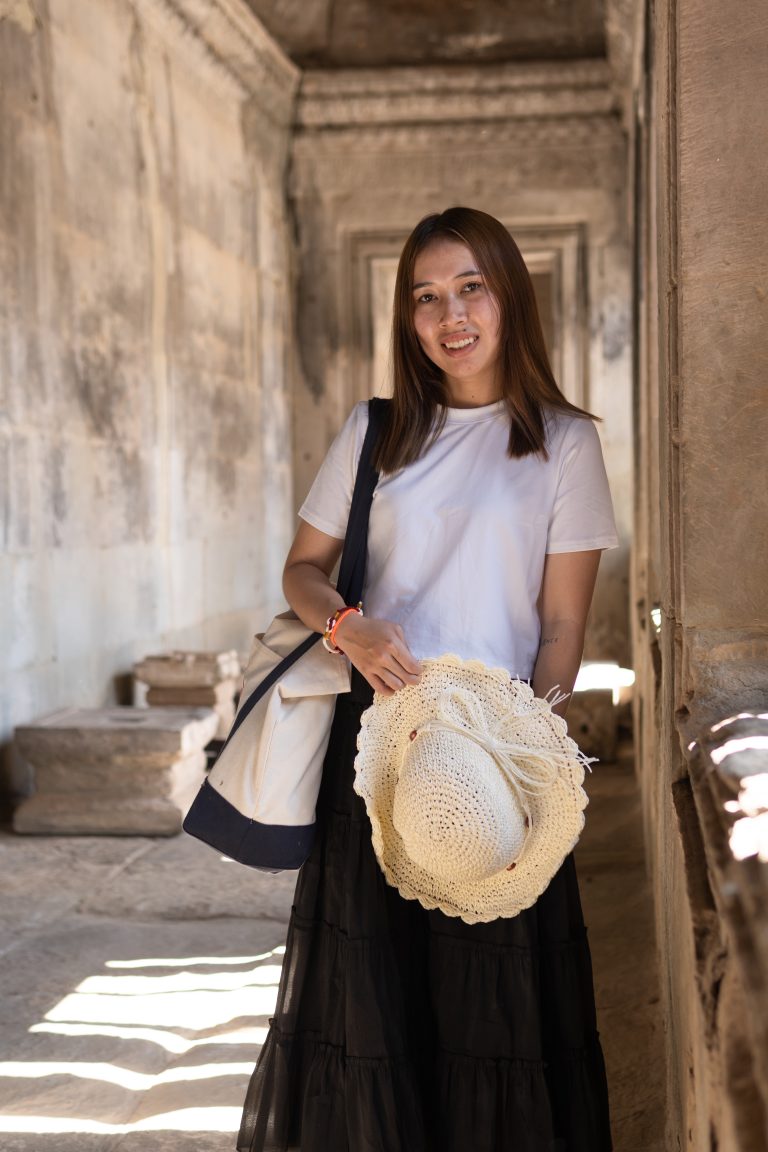 Street photo in Krong Siem Reap, Cambodia by David Heng