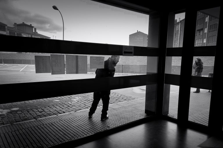 Street photo in León, Spain by Riquinho Faladeiro