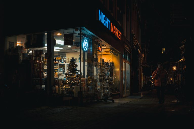 Photo by Sven Staffeleu
