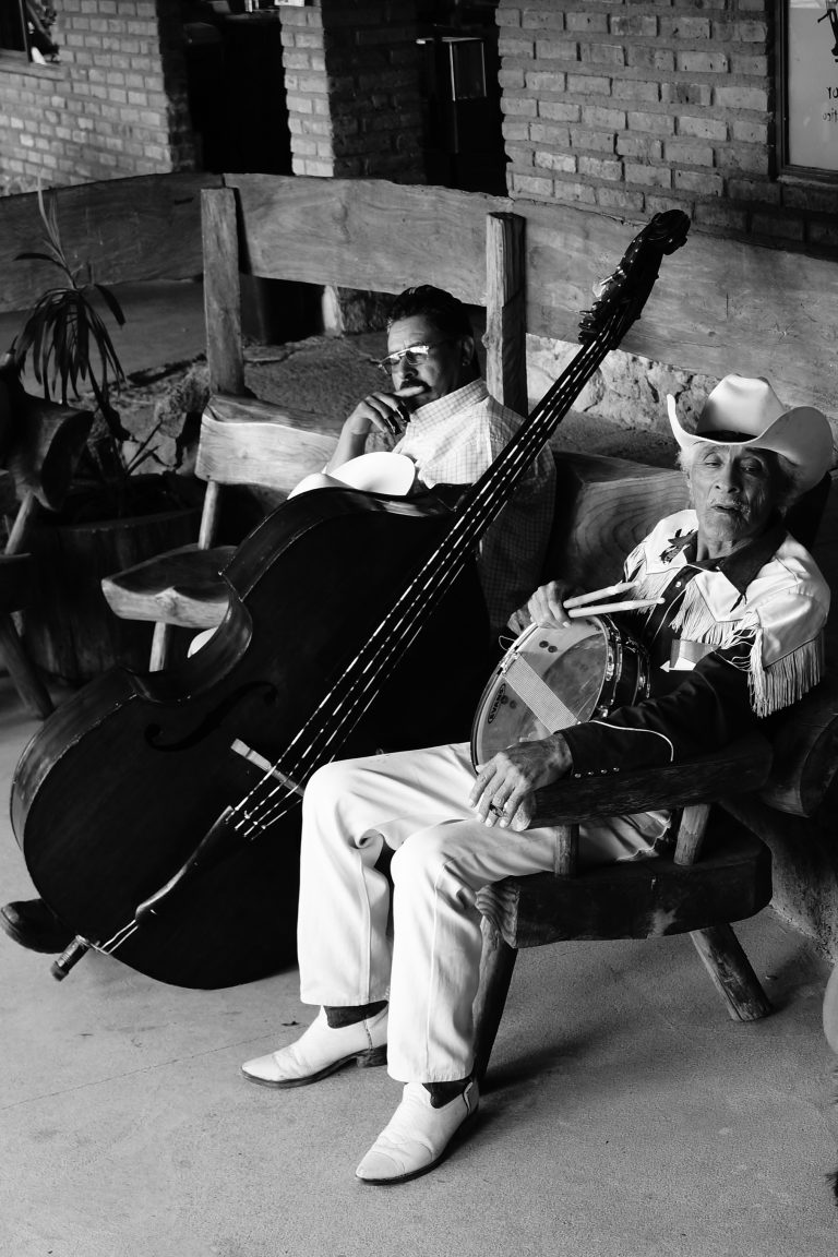 Street photo in Aguascalientes, Mexico by Ariwame Reynoso