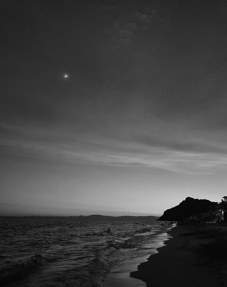 Photo by Mario Cortez