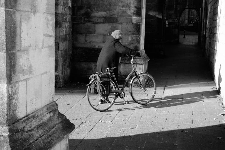 Street photo in Winchester, United Kingdom by Ian Ford