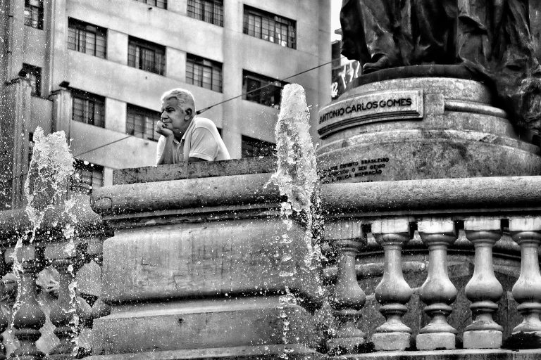 Street photo in São Paulo, Brazil by Madson Dias