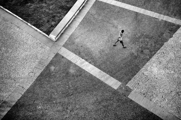 Street photo in São Paulo, Brazil by Madson Dias