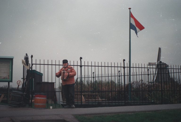 Street photo in Zaandam, Netherlands by Ariwame Reynoso