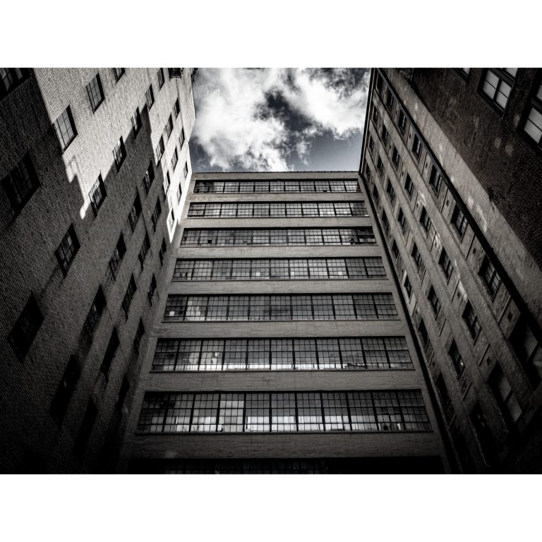 Street photo in St. Louis, United States by Mike Morgan
