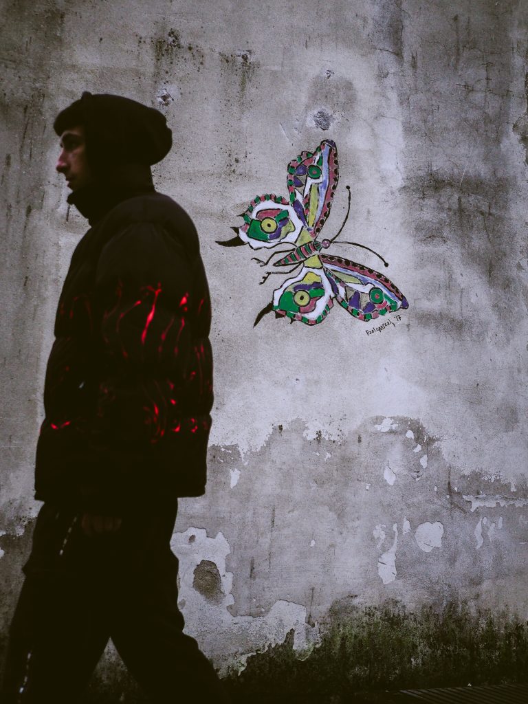 Street photo in San Giovanni Lupatoto, Italy by Emanuele Cunego