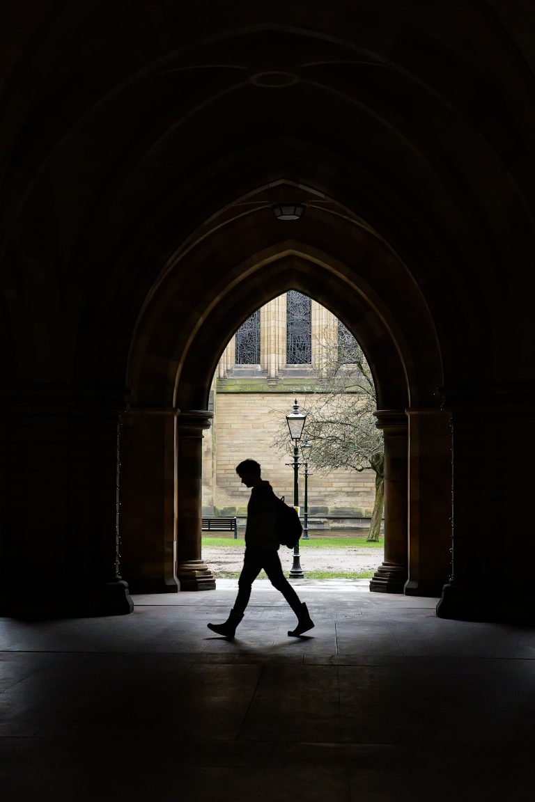 Street photo in Glasgow, United Kingdom by Peter Heasman