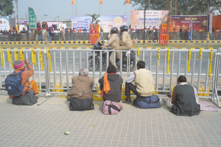 Street photo in Ayodhya, India by Vadiraj Mathad