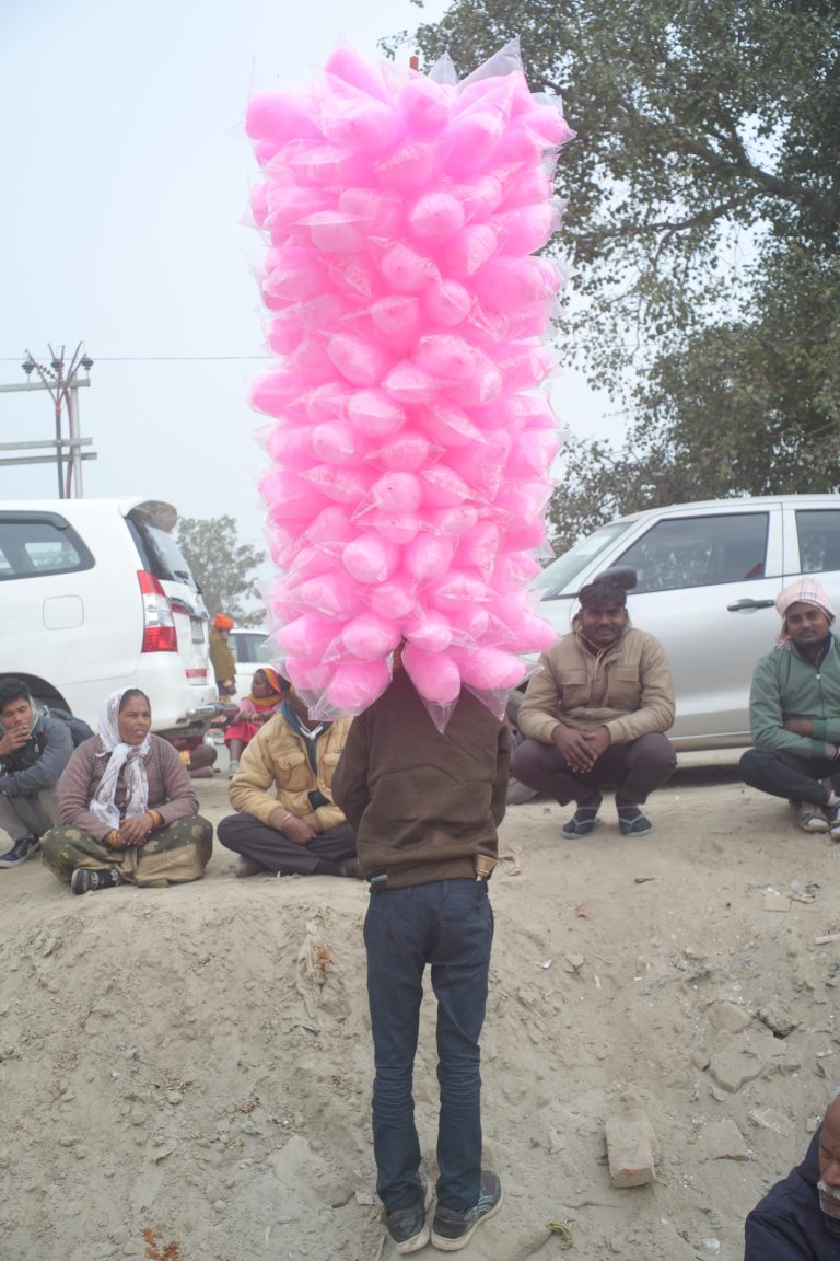 Street photo in Ayodhya, India by Vadiraj Mathad