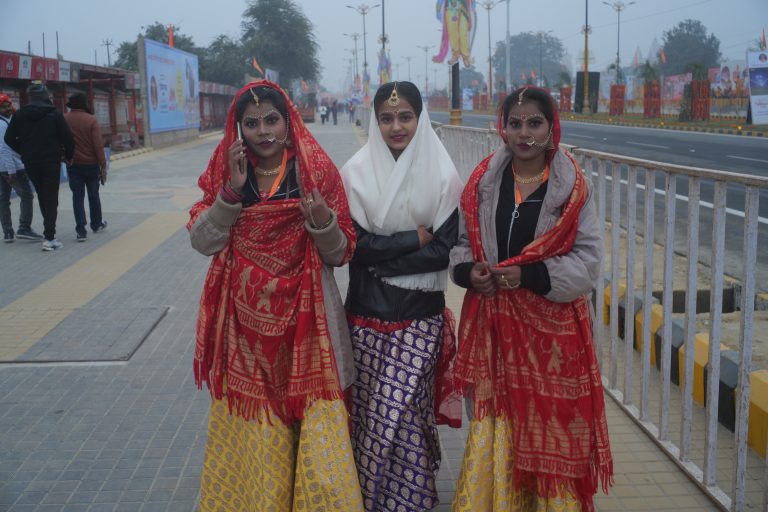 Street photo in Ayodhya, India by Vadiraj Mathad