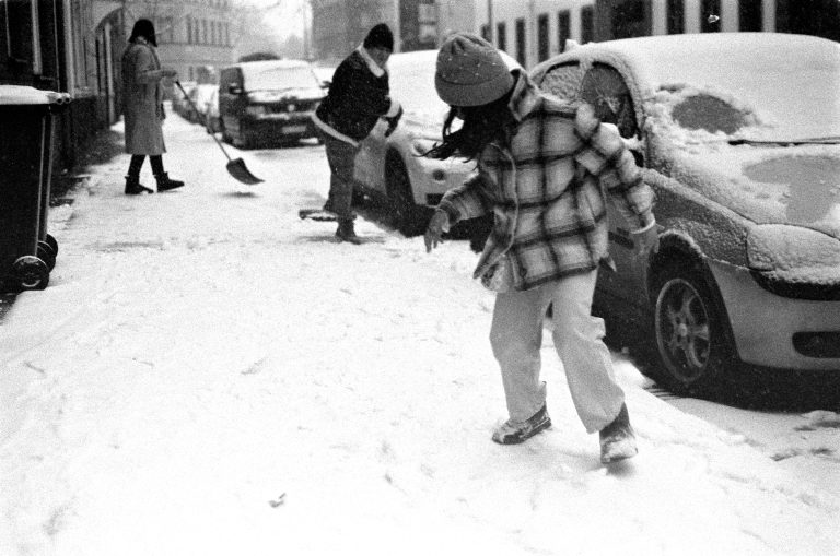 Street photo in Krefeld, Germany by Mathis Reschke