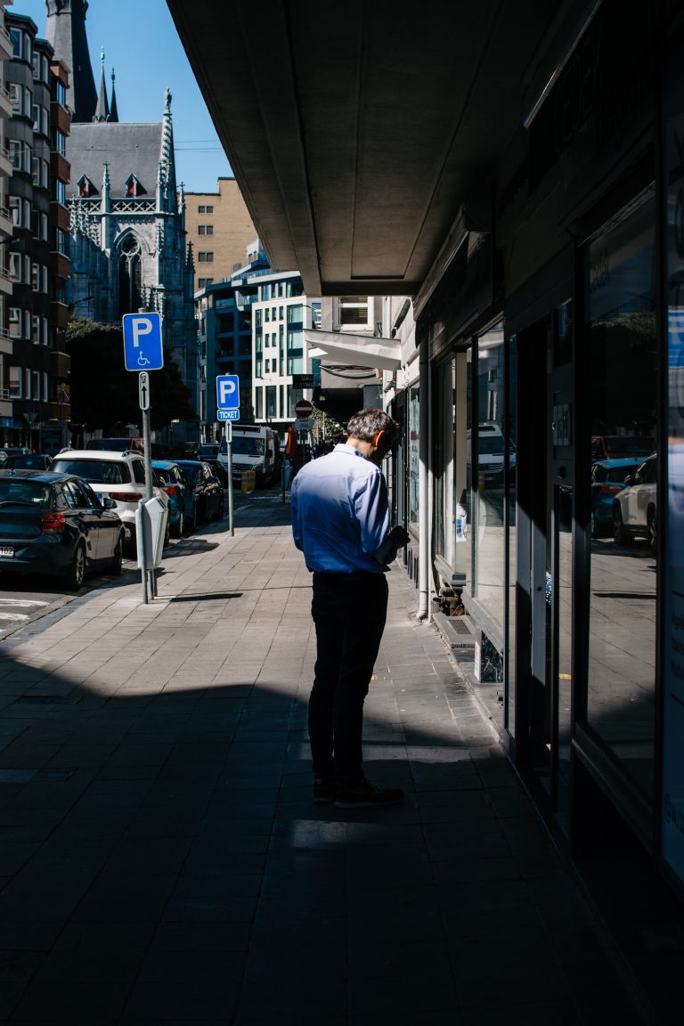 Street photo in Liège, Belgium by Duns Fin.