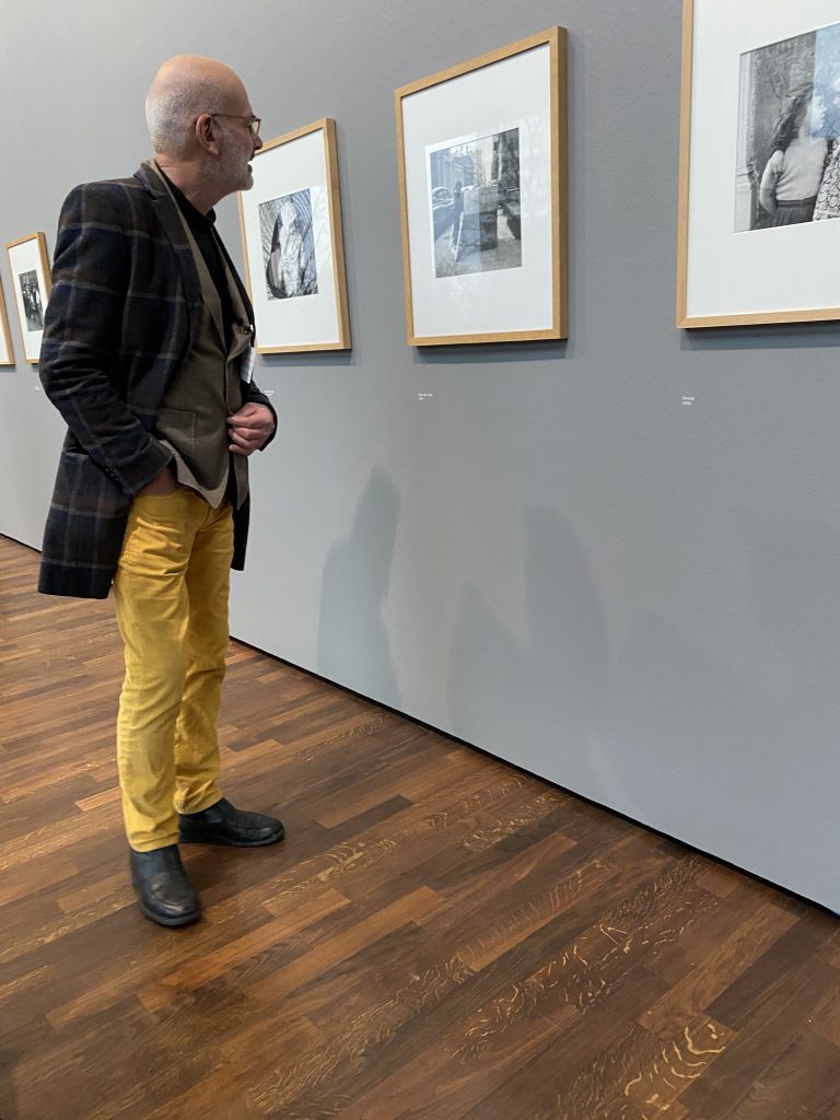 Street photo in Frankfurt, Germany by Melanie Maier